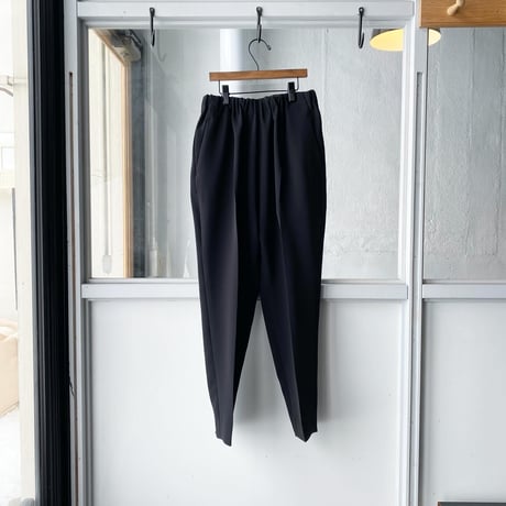 ゴーシュ　ストレッチブラック テーパードパンツ