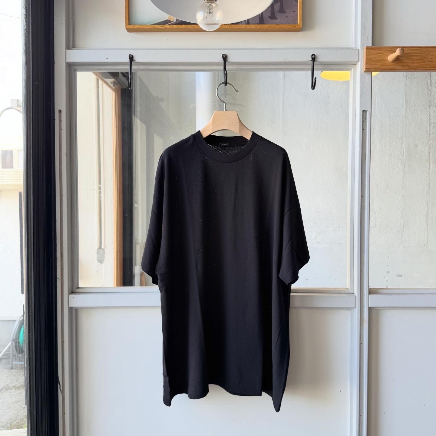 COMOLI コットンメッシュ 半袖Tシャツ | Less Higashikawa