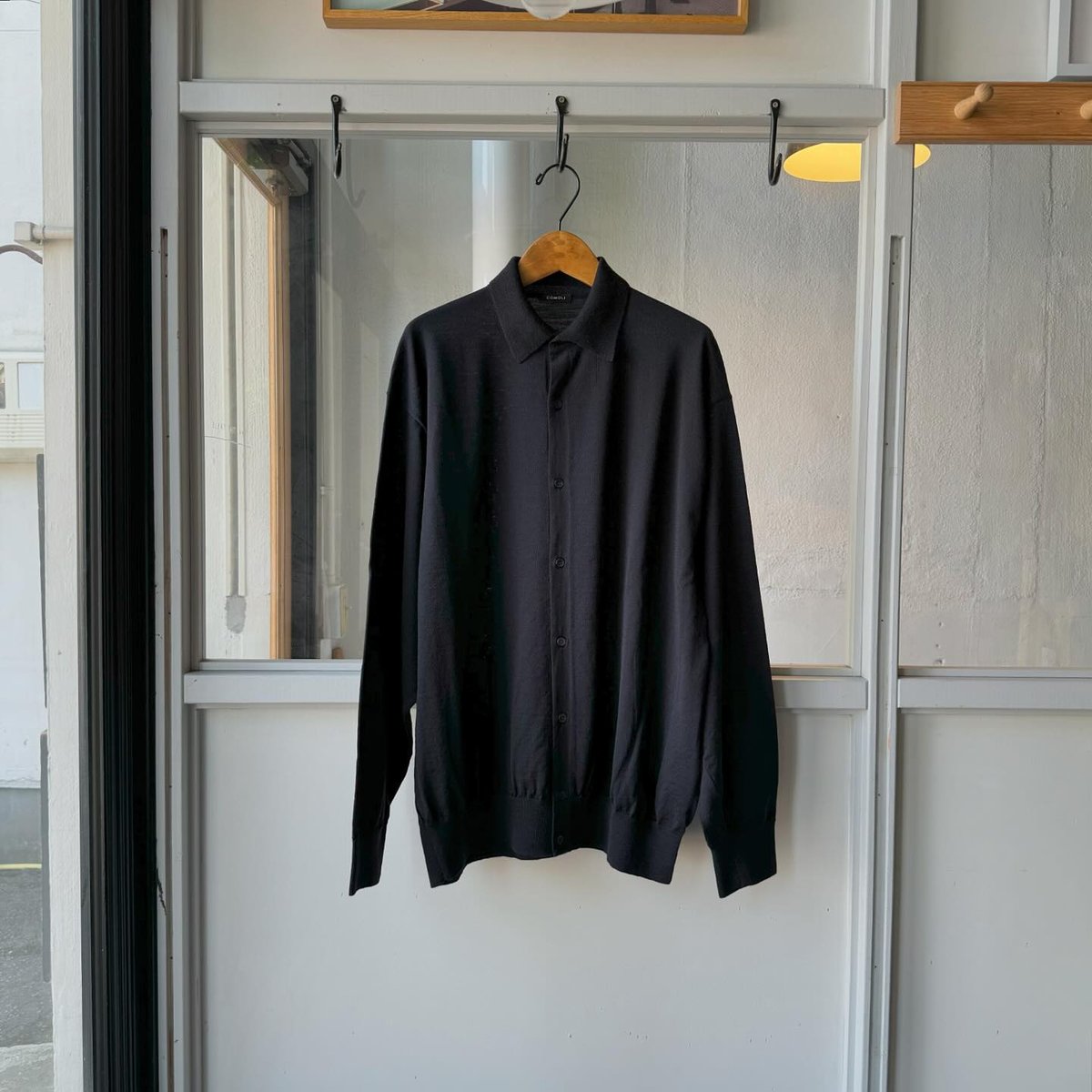 COMOLI ウール 衿付きカーディガン | Less Higashikawa COMOLI ウール 衿付きカーディガン | Less Higashikawa