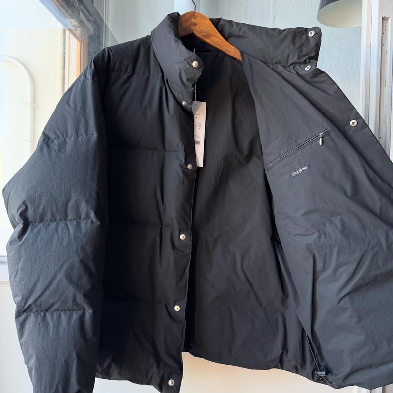 COMOLI コットンナイロン ダウン | Less Higashikawa