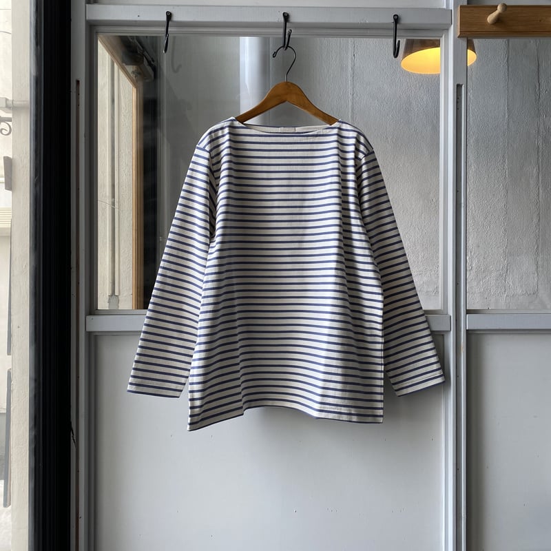 COMOLI ボーダーボートネック | Less Higashikawa