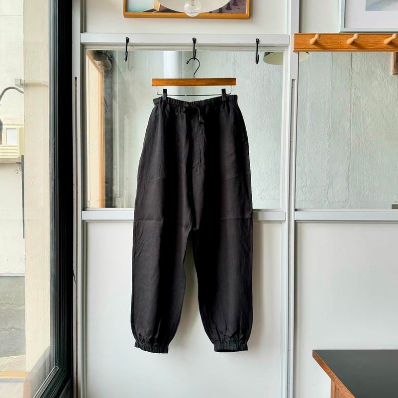 COMOLI リネンWクロス ドローストリングパンツ | Less Higashikawa COMOLI リネンWクロス ドローストリングパンツ | Less Higashikawa