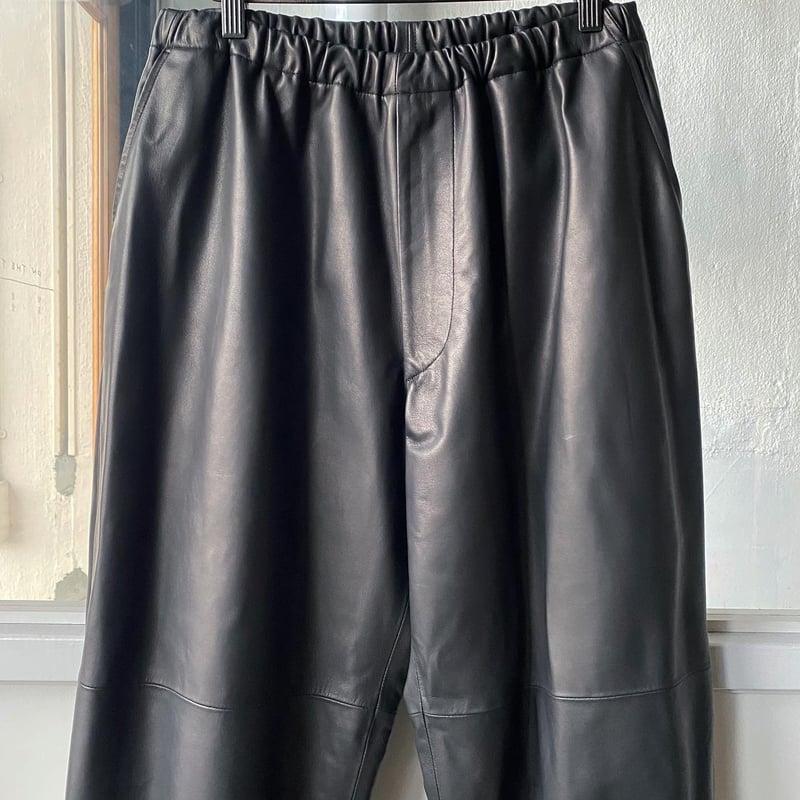 22AW COMOLI シープスキン トレーニング レザーパンツ サイズ2 COMOLI（コモリ）シープスキン トレーニングパンツ Y03-03014