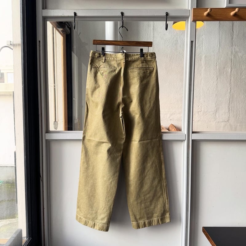 パンツ AURALEE PRODUCT DYED FINX CHINO ONE-TUCK AURALEE PRODUCT DYED FINX CHINO ONE-TUCK PANTS #BLACK