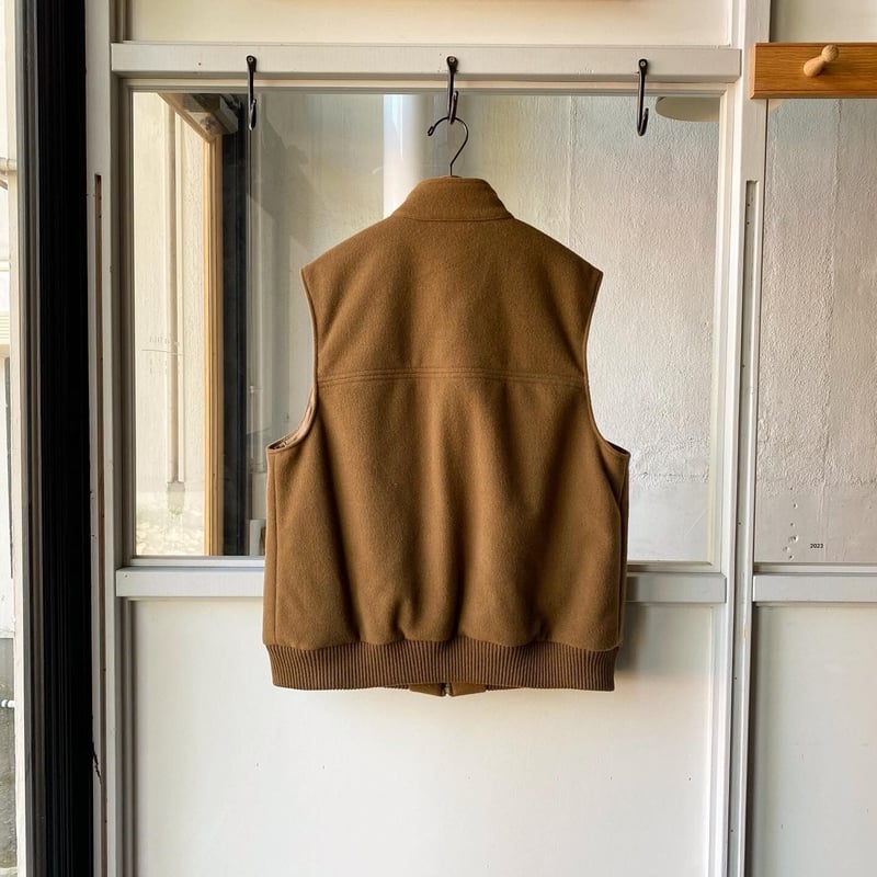 AURALEE CASHMERE WOOL MOSSER VEST | Less Higa AURALEE CASHMERE WOOL MOSSER VEST | Less Higa