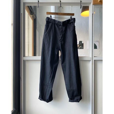 COMOLI 　デニム ベルテッドパンツ