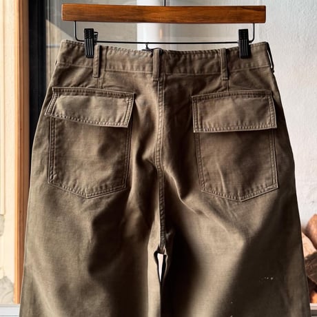 AURALEE　WASHED BAGGY SATIN BLEACHED BAKER PANTS