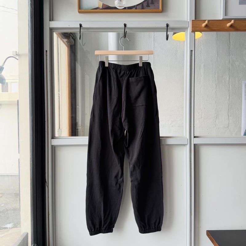 comoli LWコットン裏毛パンツ COMOLI LW コットン 裏毛 パンツ , Black – Navyblue