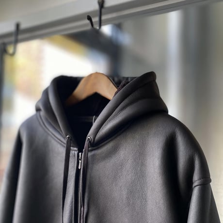 COMOLI　シープスキン ジップパーカ