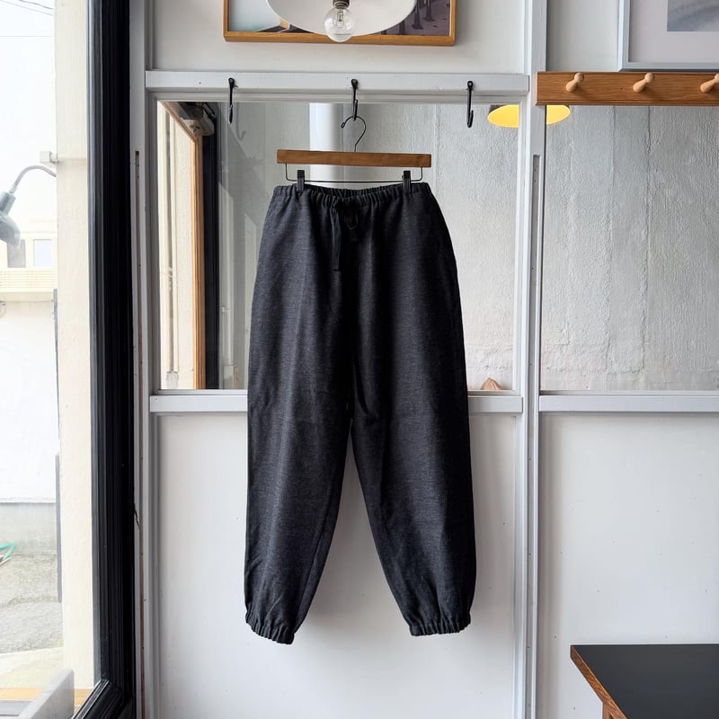 COMOLI シルクネルパンツ COMOLI (コモリ) シルクネップ ドローストリングパンツ