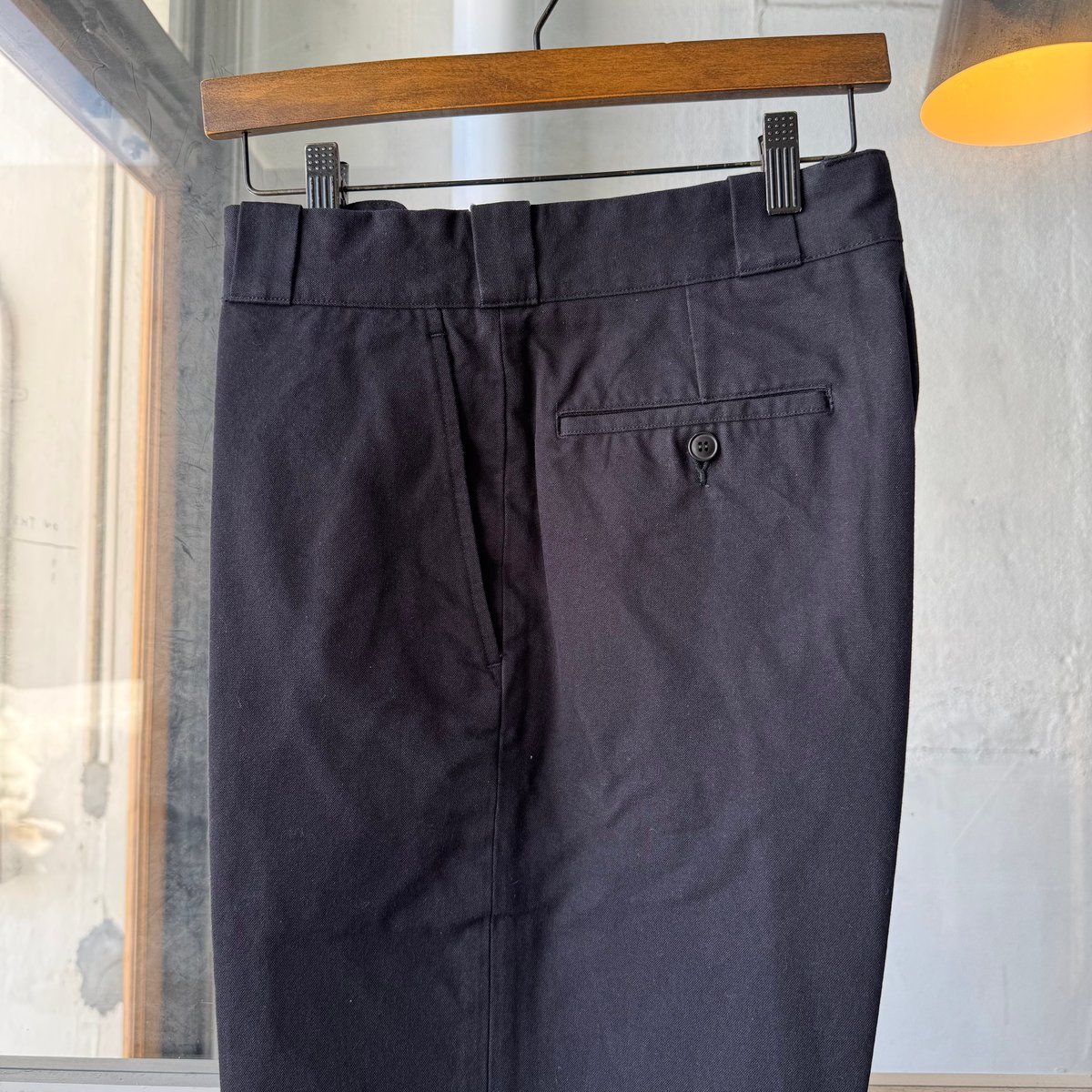 COMOLI ポストワークツイル パンツ | Less Higashikawa