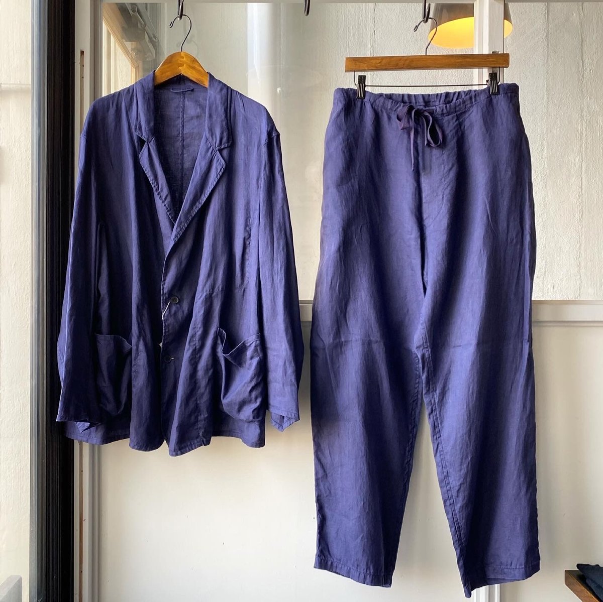 COMOLI リネンWクロス ドローストリングパンツ | Less Higashikawa