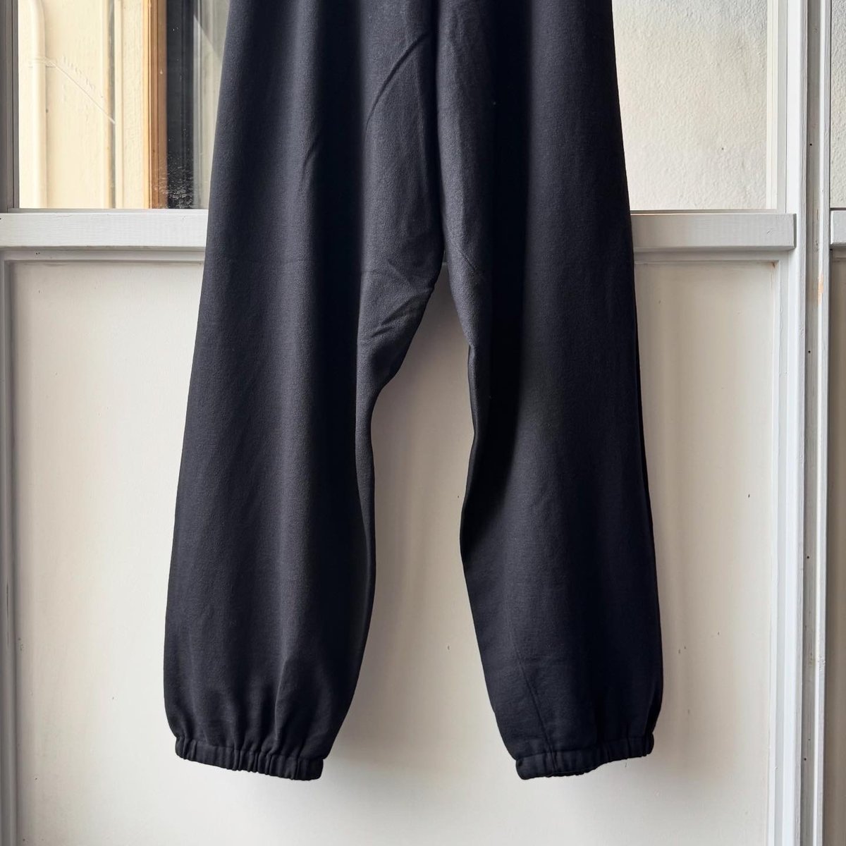 COMOLI ウールニット パンツ | Less Higashikawa