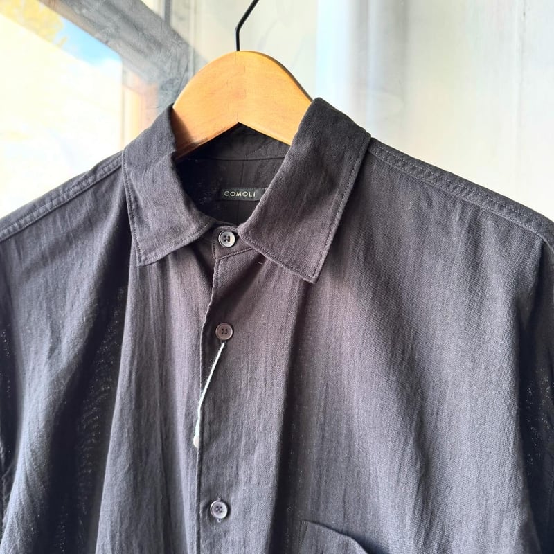 COMOLI オックス シャツ | Less Higashikawa COMOLI オックス シャツ | Less Higashikawa