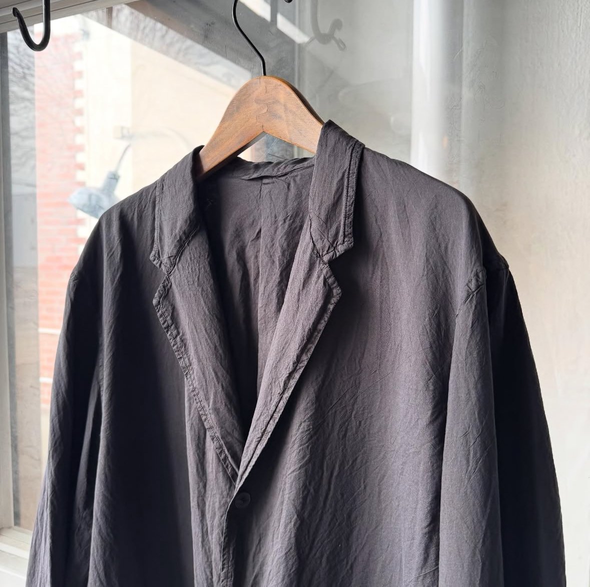 COMOLI シルク製品染 ジャケット | Less Higashikawa