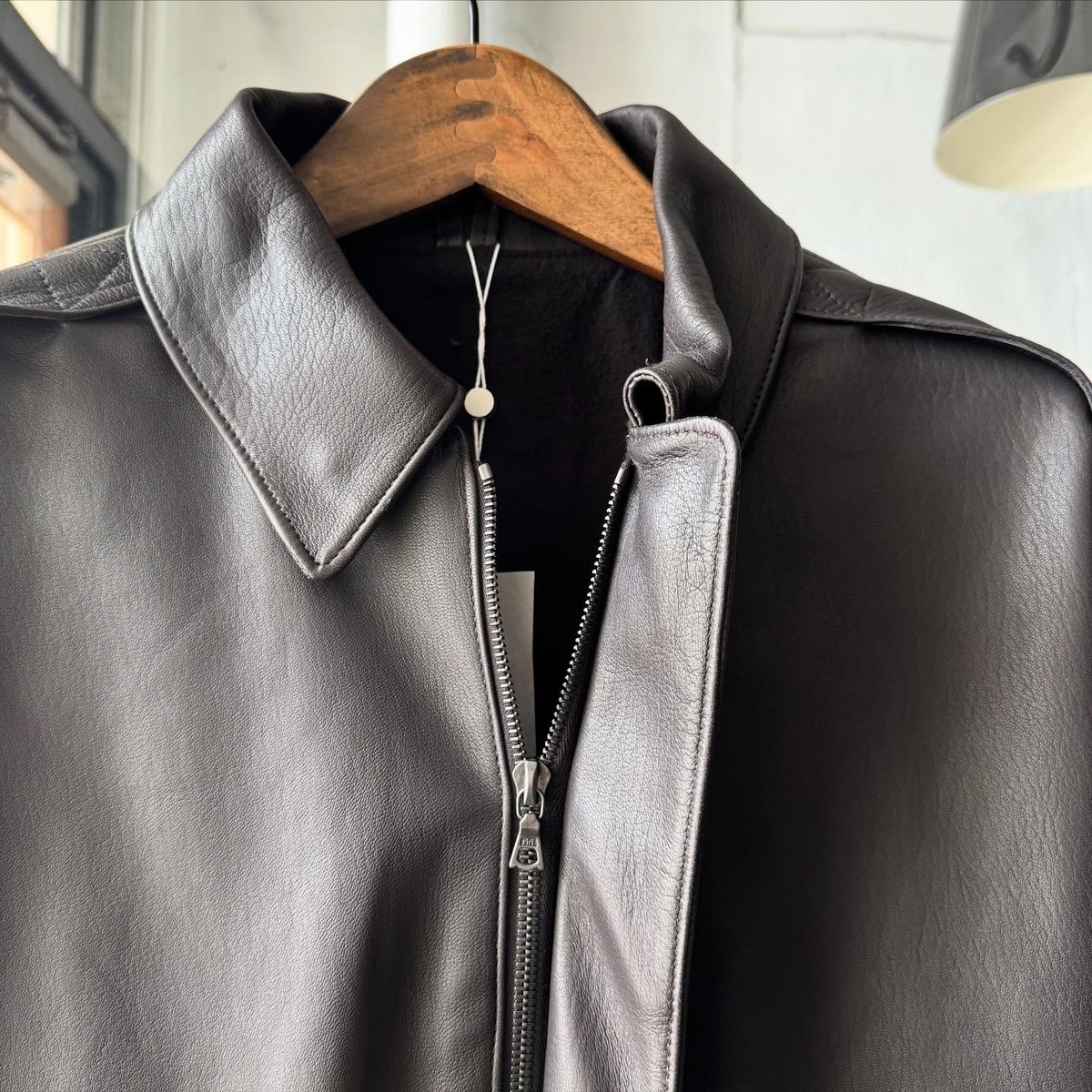 COMOLI シープスキン A-2ジャケット | Less Higashikawa