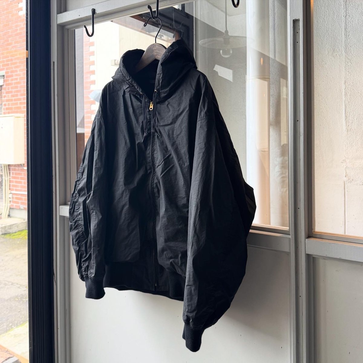 COMOLI コットンナイロン ジップパーカ | Less Higashikawa