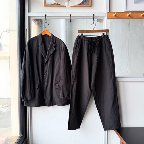 COMOLI　コットンダックス テーパードパンツ