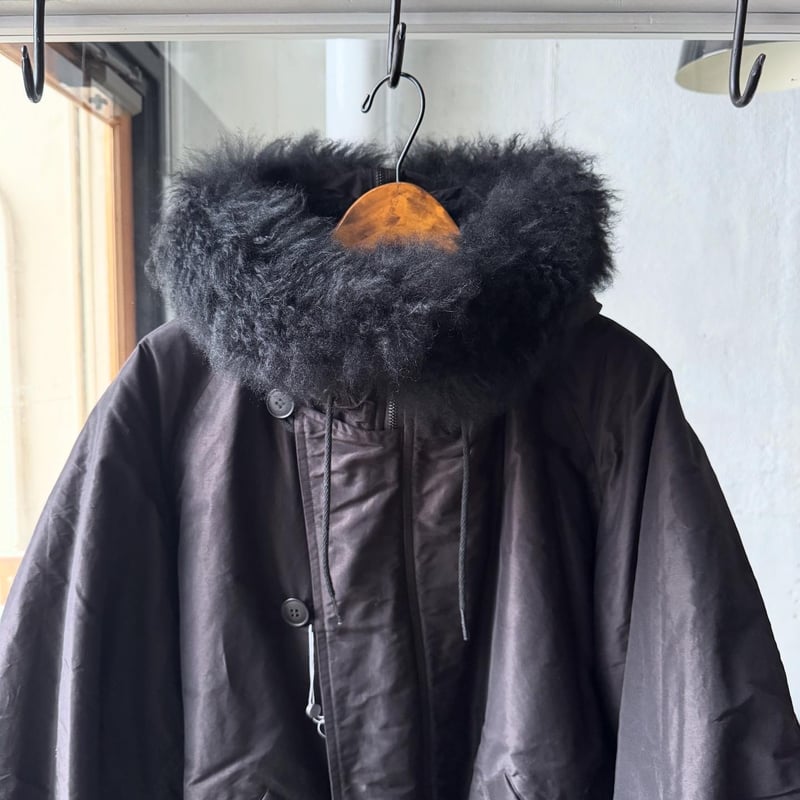 COMOLI コットンシルク ミリタリーフーデッドジャケット | Less