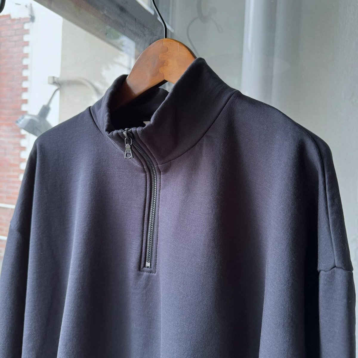 AURALEE ELASTIC HIGH GAUGE SWEAT HALF ZIP P/O | AURALEE ELASTIC HIGH GAUGE SWEAT HALF ZIP P/O |