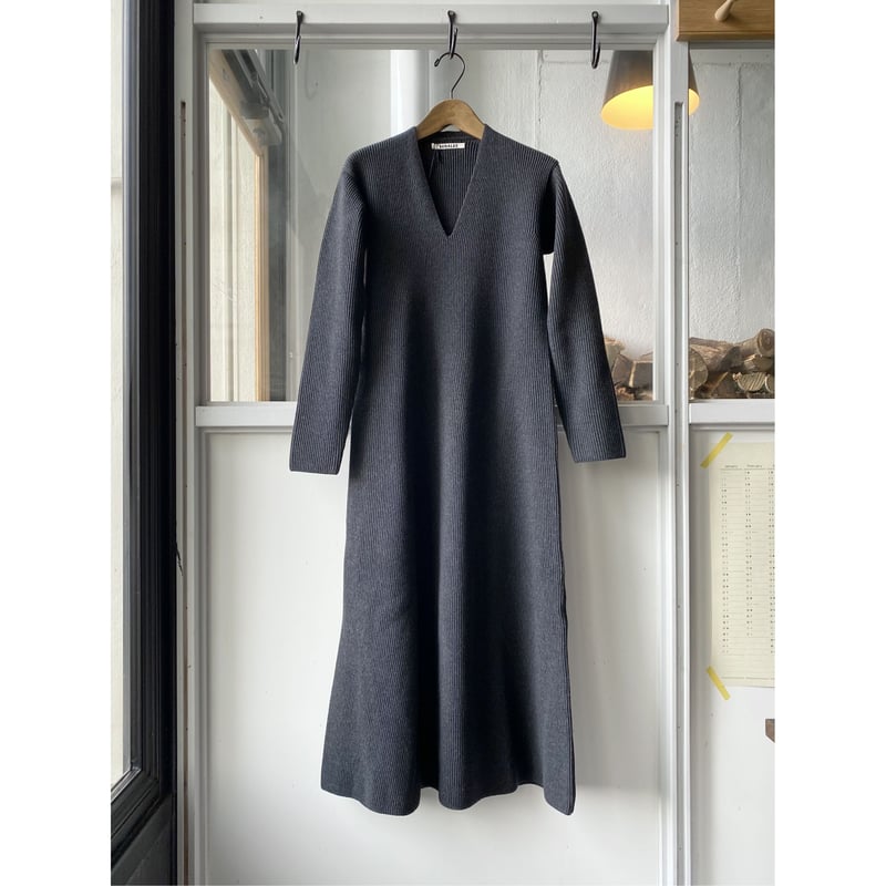 AURALEE SUPER FINE WOOL RIB KNIT ONE-PIECE A2 AURALEE SUPER FINE WOOL RIB KNIT ONE-PIECE A2