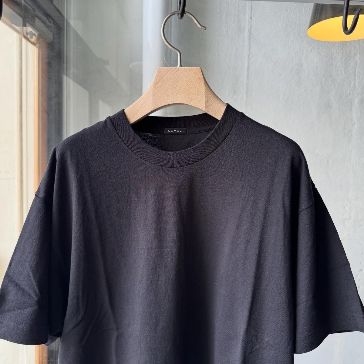 COMOLI コットンジャージ 半袖Tシャツ | Less Higashikawa