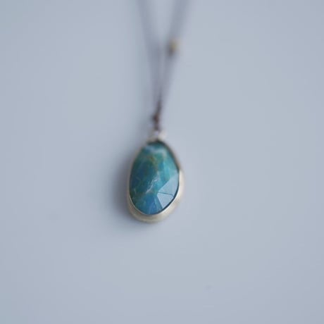 Margaret Solow 　 Enclosed Peruvian Blue Opal Necklace