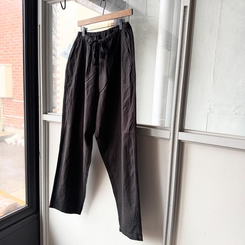 美品 24SS コモリ COMOLI コットン ダックス テーパード パンツ 黒 fit=scale-down,w=1200