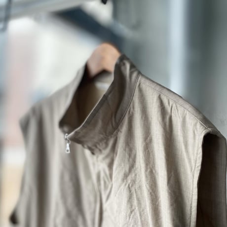 AURALEE　HIGH COUNT WOOL POPLIN VEST