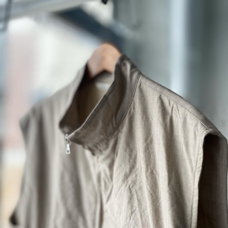 AURALEE HIGH COUNT WOOL POPLIN VEST | Less Hig AURALEE HIGH COUNT WOOL POPLIN VEST | Less Hig