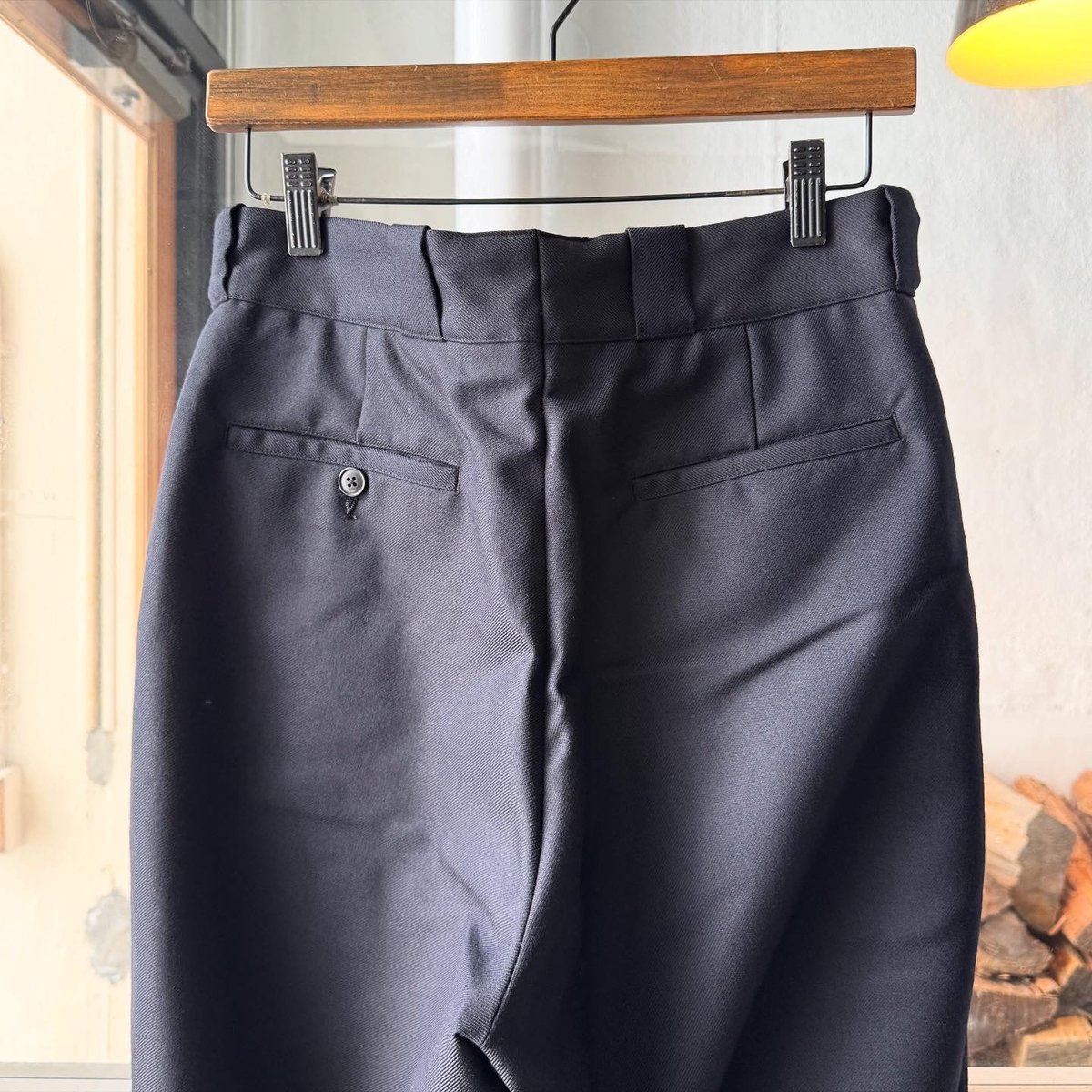 COMOLI ウールサージ パンツ | Less Higashikawa COMOLI ウールサージ パンツ | Less Higashikawa