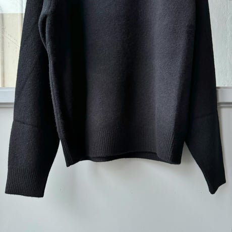 COMOLI　ラムズウール クルーネックニット