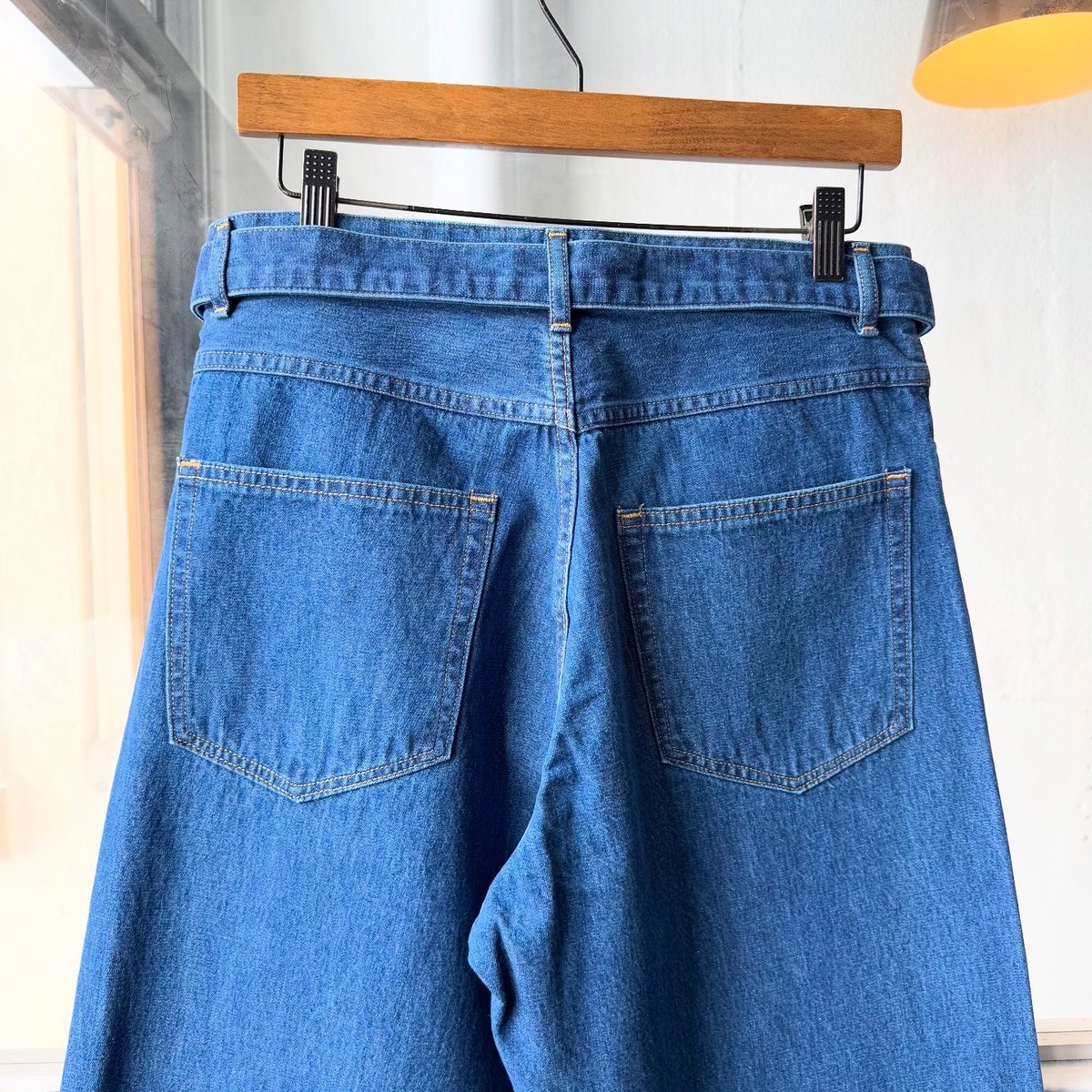 AURALEE SELVEDGE LIGHT OZ DENIM BELTED PANTS | AURALEE SELVEDGE LIGHT OZ DENIM BELTED PANTS |
