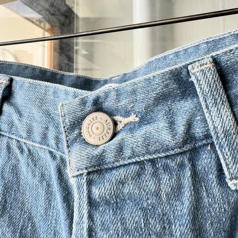 AURALEE SELVEDGE FADED LIGHT DENIM WIDE PANTS | AURALEE SELVEDGE FADED LIGHT DENIM WIDE PANTS |