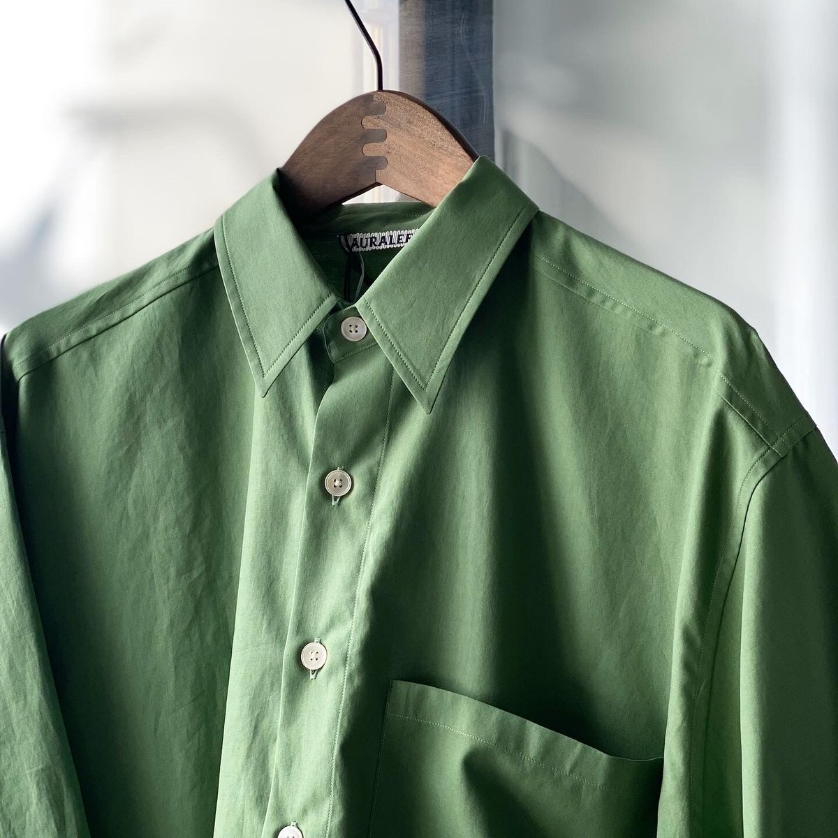 AURALEE WASHED FINX TWILL BIG HALF SLEEVED SH