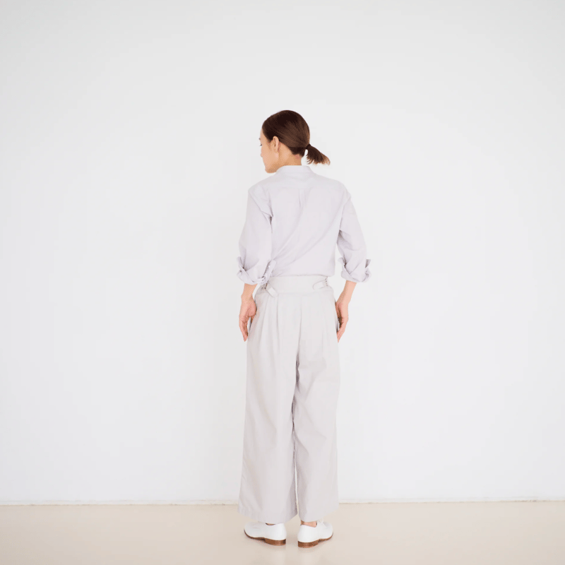 fruits of life サイドベルトタックパンツ / 灰白色(ライトグレー