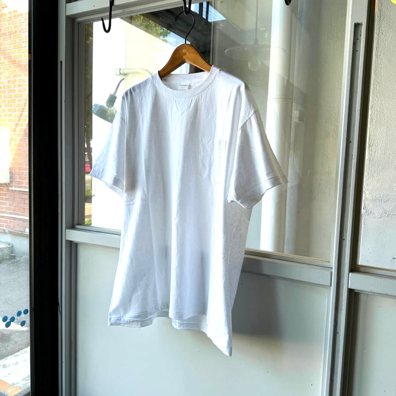 COMOLI サープラス Tシャツ | Less Higashikawa
