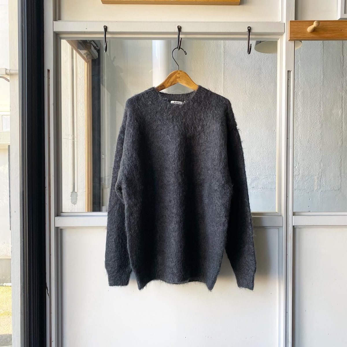 AURALEE BRUSHED SUPER KID MOHAIR KNIT【5】 Auralee Brushed Super Kid Mohair Knit Polo Ink Black – Neighbour