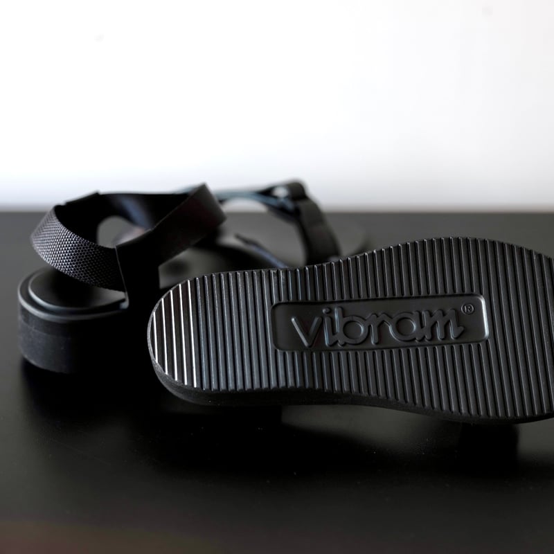 FOOTWORKS Leather Sandal Velcro Straps in Smoot
