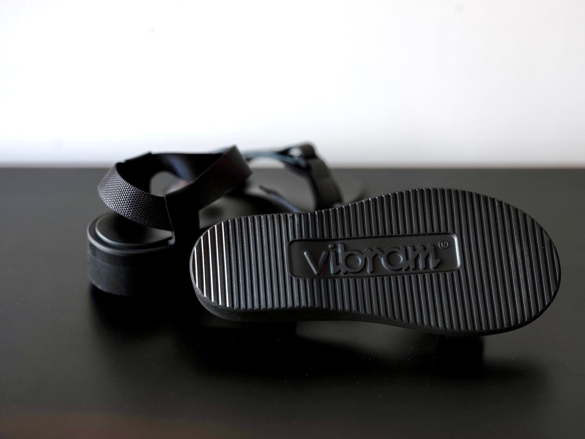 FOOTWORKS Leather Sandal Velcro Straps in Smoot