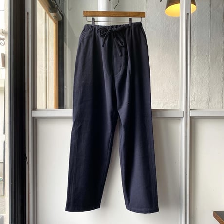 COMOLI   強縮ウール ドローストリングパンツ