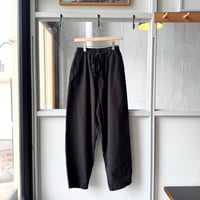 COMOLI　コットンダックス テーパードパンツ