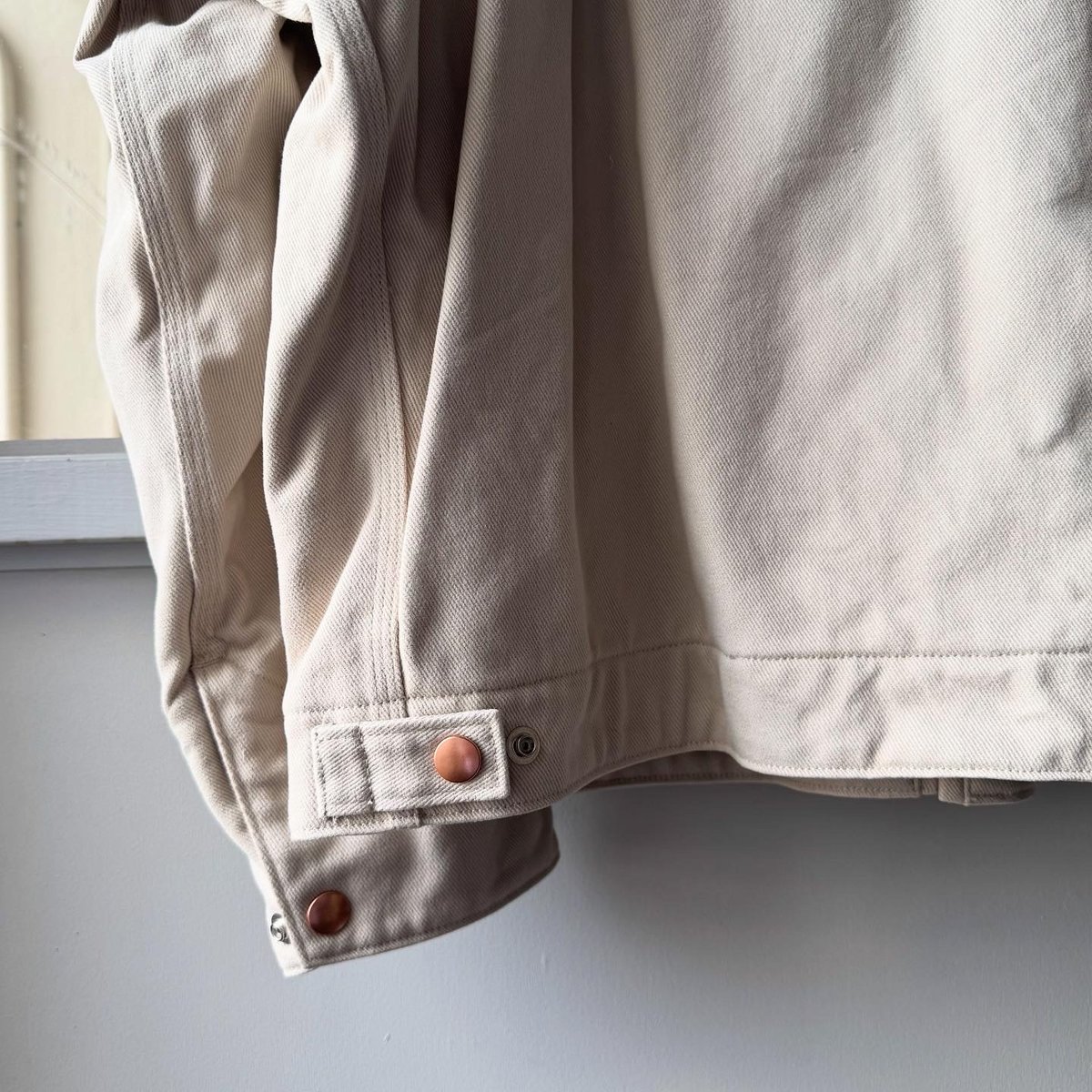 COMOLI コットンツイル ジップショートジャケット | Less