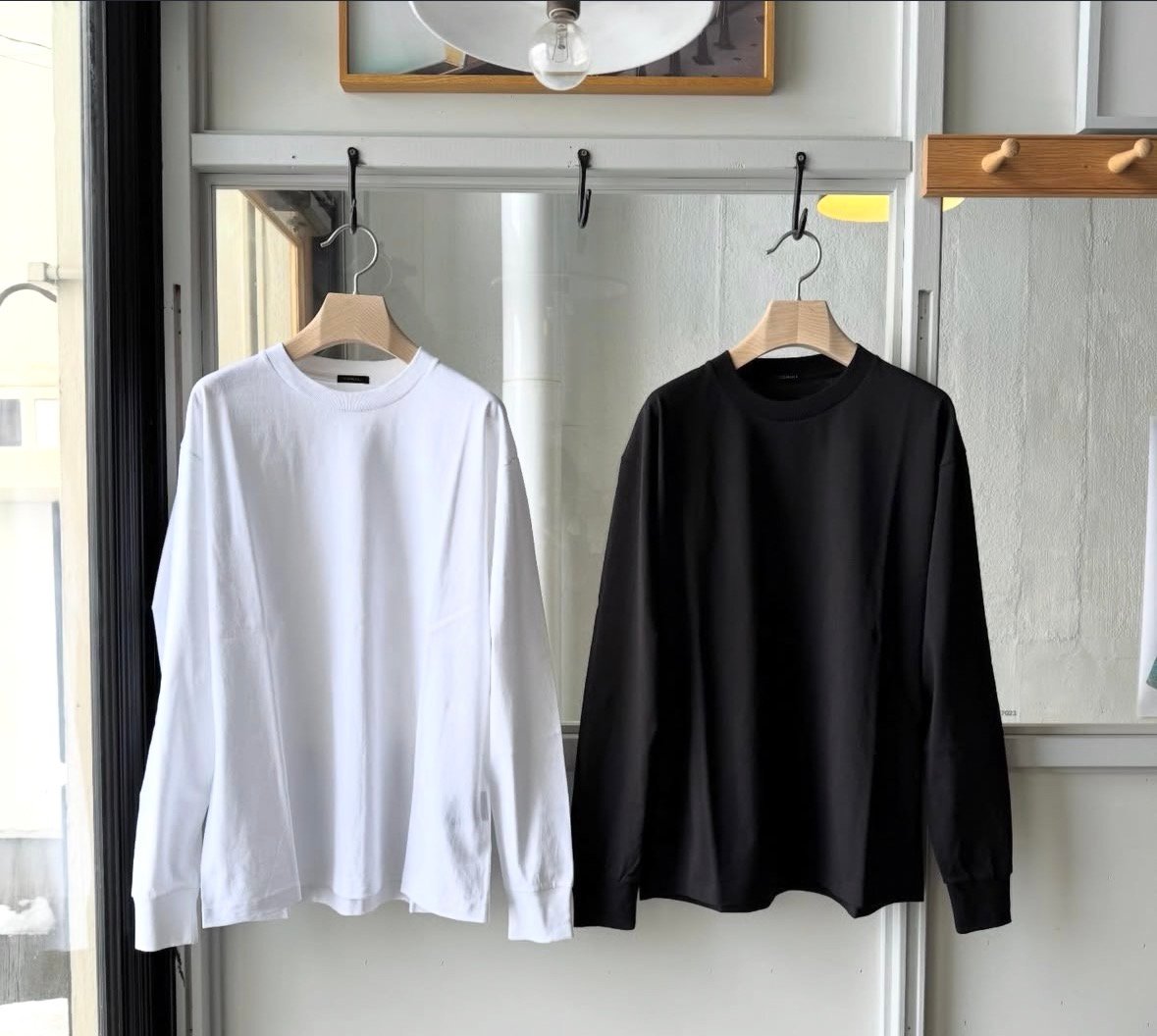 COMOLI コットンジャージ 長袖Tシャツ | Less Higashikawa