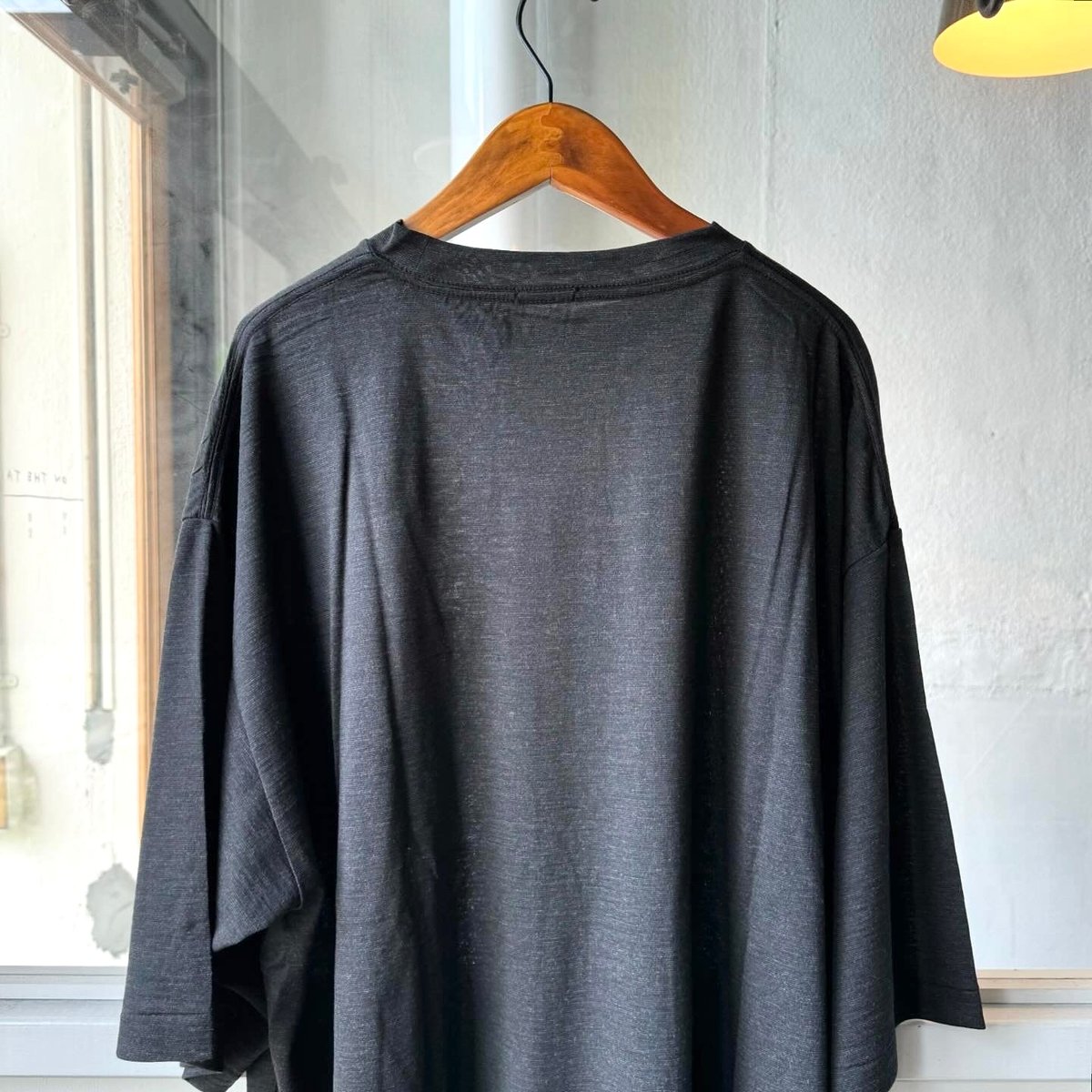 COMOLI サマーウール 半袖Tシャツ | Less Higashikawa