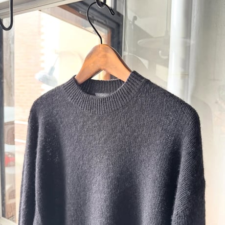 COMOLI　カシミヤ製品染 クルーネックニット