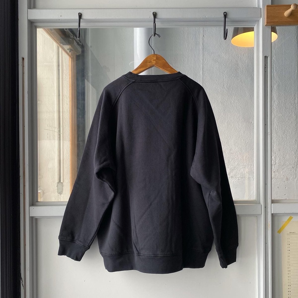 COMOLI コットン吊裏毛 クルーネック | Less Higashikawa COMOLI コットン吊裏毛 クルーネック | Less Higashikawa