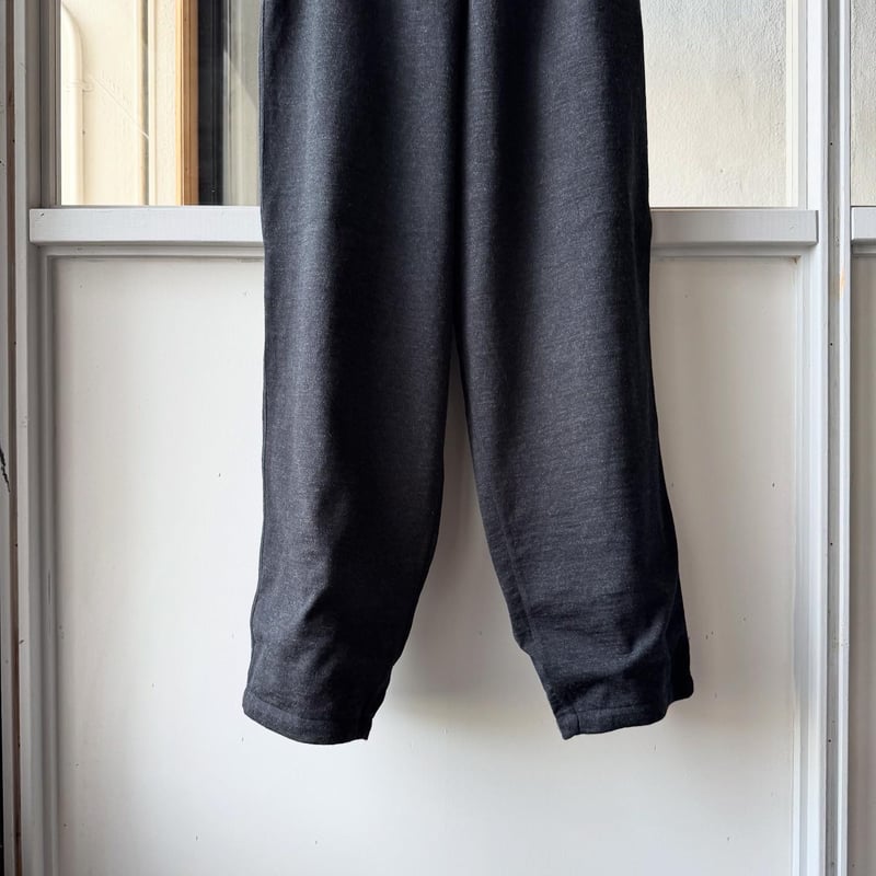 COMOLI ウール ニット テーパードパンツ | Less Higashikawa