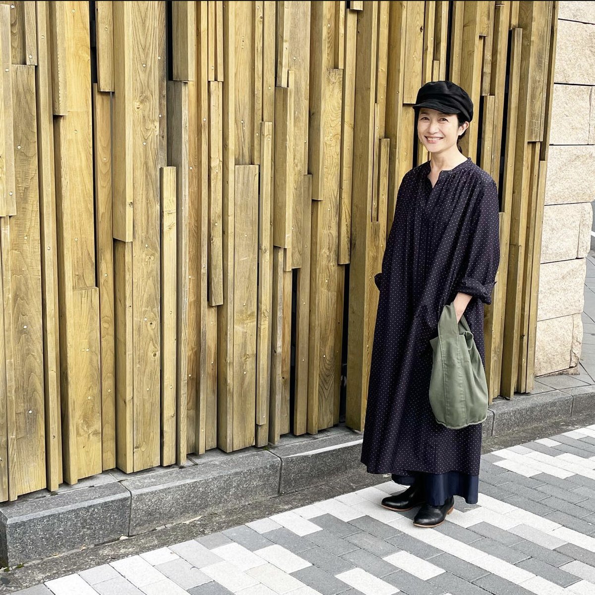 【完売品】今期新作　オフショルダー ブラック　Aライン ワンピース　−3kg見え fruits of life ドット3ウェイワンピース | Less Higashikawa