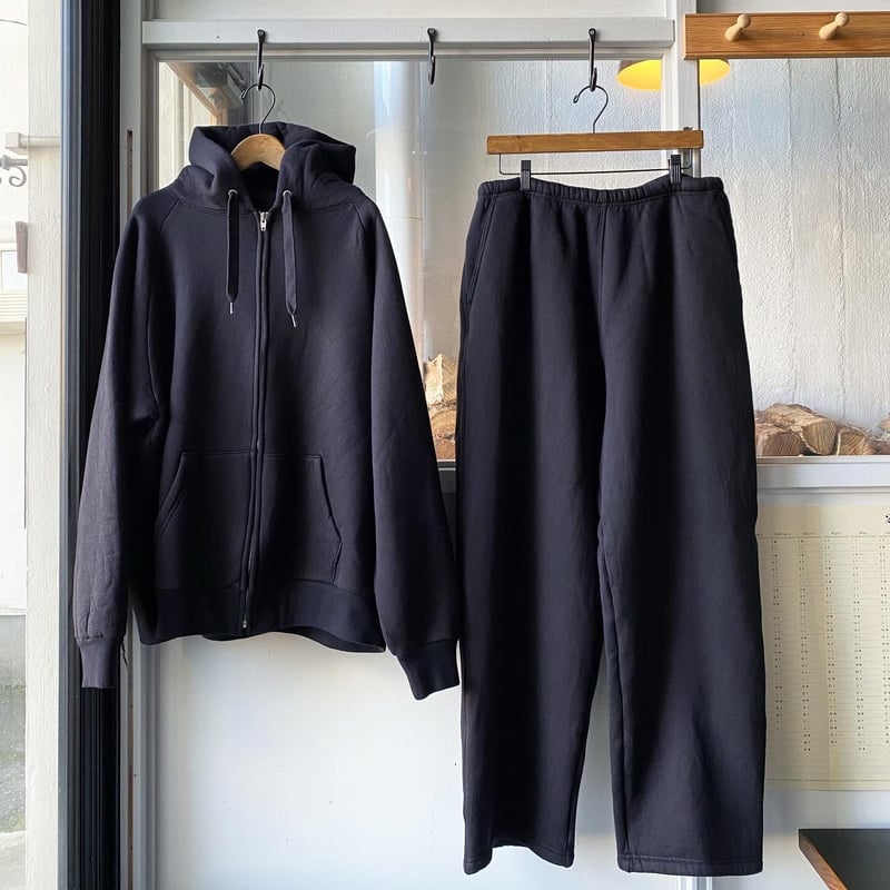 COMOLI C/W 裏毛ジップパーカー | Less Higashikawa COMOLI C/W 裏毛ジップパーカー | Less Higashikawa